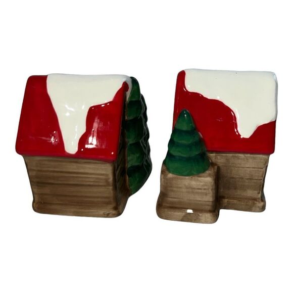 Dolly Parton Ceramic Christmas Cabin Salt And Pepper Shakers Farmhouse - Picture 3 of 5
